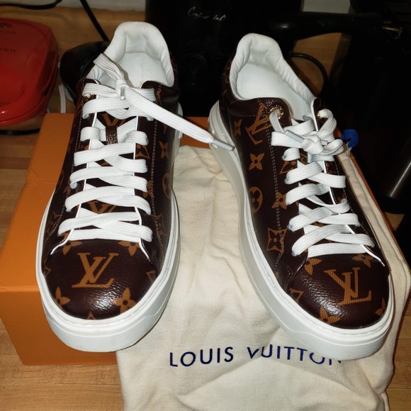 I have 2 pair of sneakers for sale worn them once I don’t have a use for them - Picture 6 of 8